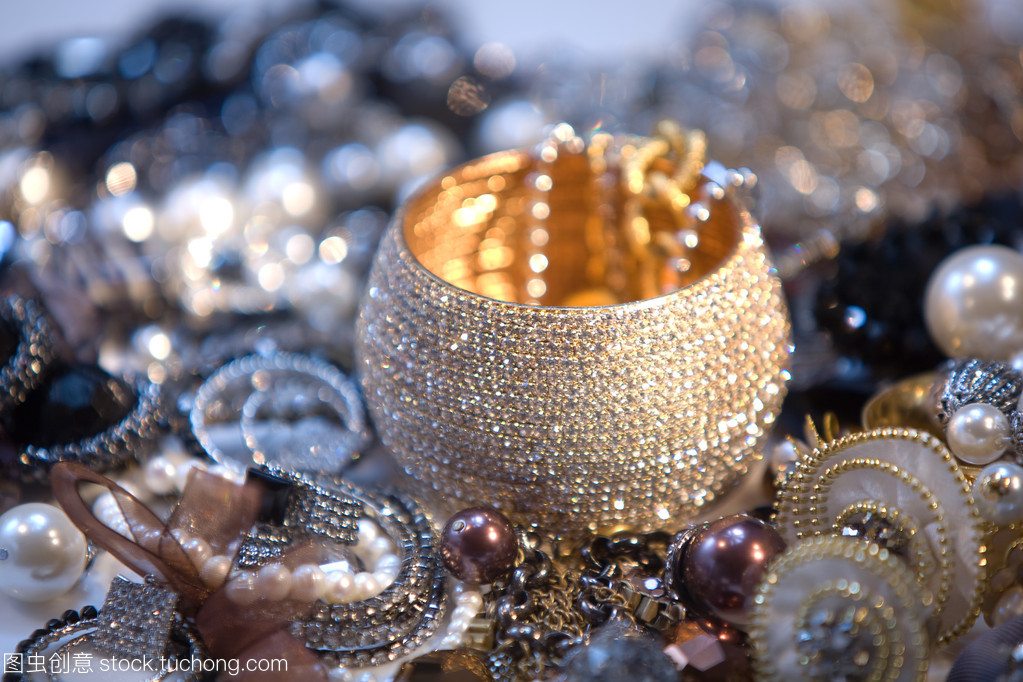 璀璨光華 珠寶首飾的藝術與魅力